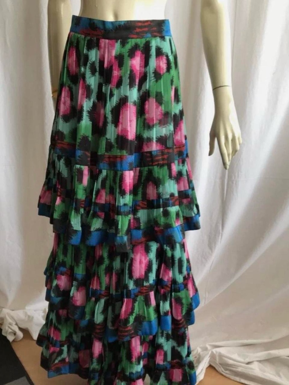 Kenzo Collection H&M Tiered Ruffle Midi Skirt in Green and Pink - Picture 2 of 4